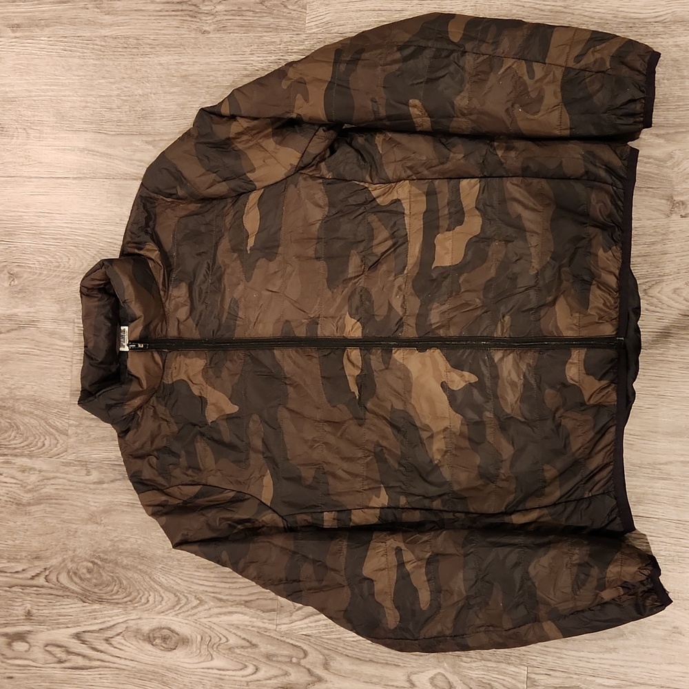Victoria's Secret PINK Lightweight Puffer Jacket Camo Size Medium